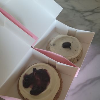 Crumbl - Towne Lake - Bakeries Near Me - Cypress, Texas