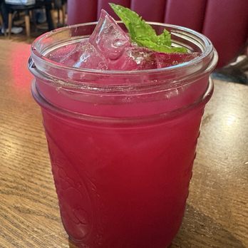 Gus's BBQ - Blueberry tea - Barbeque Near Me - Porter Ranch, California Gus's BBQ - Blueberry tea - Barbeque Near Me - Porter Ranch, California