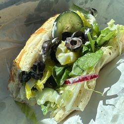 Might look messy but omg this hit the spot very fresh & crunchy veggies in every bite 