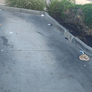 Richie's Car Wash - Trash on the ground by the vacuum - Car Wash Near Me - Erlanger, Kentucky