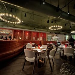 Acqua Bistecca - The atmosphere was beautiful and seats were nicely spaced out so you're not hovering over someone's shoulder