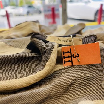 Marlo Custom Dry Cleaning - It's a Burberry kind of day in L.A! - Dry Cleaning Near Me - Los Angeles, California Marlo Custom Dry Cleaning - It's a Burberry kind of day in L.A! - Dry Cleaning Near Me - Los Angeles, California