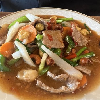 Thai Nine Restaurant - Cashew beef - Thai Near Me - Carmel, Indiana