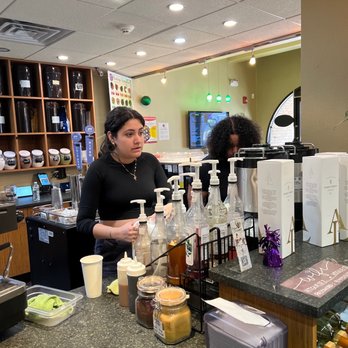 Hastings Tea & Coffee - two women in a coffee shop - Coffee & Tea Near Me - White Plains, New York Hastings Tea & Coffee - two women in a coffee shop - Coffee & Tea Near Me - White Plains, New York
