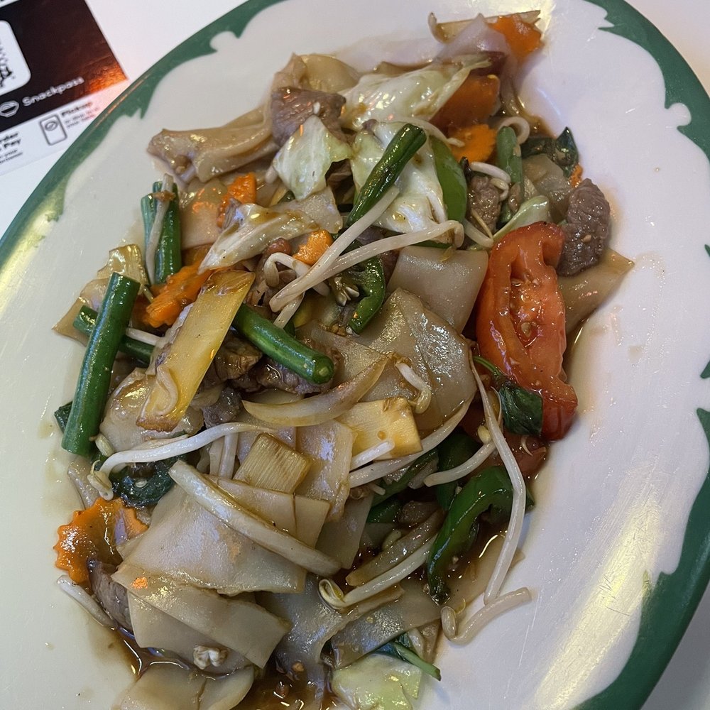 Tom Yum Cafe - Pad Kee Mao - Thai Near Me - Chicago, Illinois Tom Yum Cafe - Pad Kee Mao - Thai Near Me - Chicago, Illinois