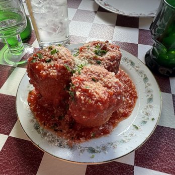 Gabbiano's - Mozzarella sticks - Italian Near Me - Portland, Oregon