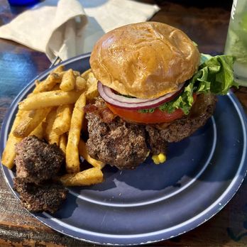 Purple Parrot Grill - Mumbo jumbo burger - Bars Near Me - Rehoboth Beach, Delaware Purple Parrot Grill - Mumbo jumbo burger - Bars Near Me - Rehoboth Beach, Delaware