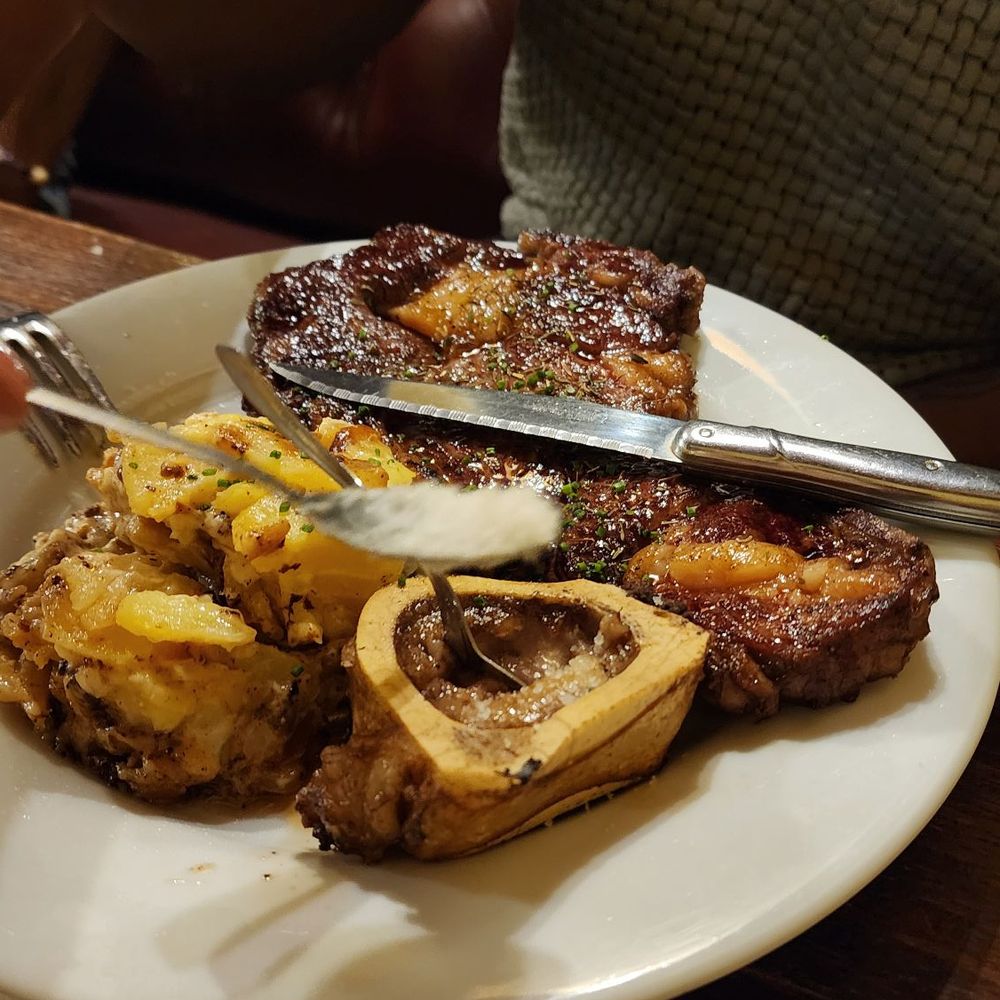 Machon d'Henri Le - Bone marrow and steak - French Near Me - Paris, 75 Machon d'Henri Le - Bone marrow and steak - French Near Me - Paris, 75