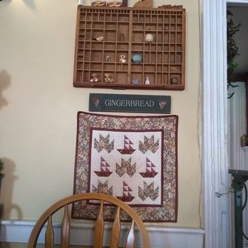 Sugar 'N Spice - kitchen with a table and chairs - American Near Me - Waterford, Pennsylvania Sugar 'N Spice - kitchen with a table and chairs - American Near Me - Waterford, Pennsylvania