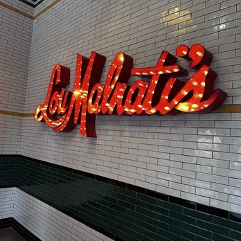 Lou Malnati's Pizzeria - Pizza Near Me - Chicago, Illinois