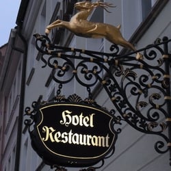 Goldner Hirsch