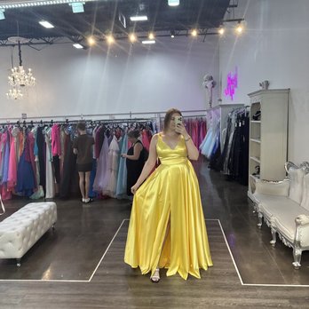 Zcouture - Women's Clothing Near Me - Austin, Texas