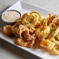 Burtons Grill & Bar - Crispy Calamari