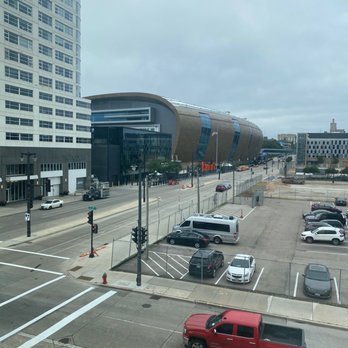 Aloft by Marriott Milwaukee Downtown - Ready for the Big Day Bucks vs Phoenix I'm double in the PlayOffs - Hotels Near Me - Milwaukee, Wisconsin