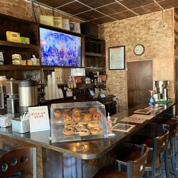 Tre Jolie Cafe - Bar area - Cafes Near Me - Brooklyn, New York