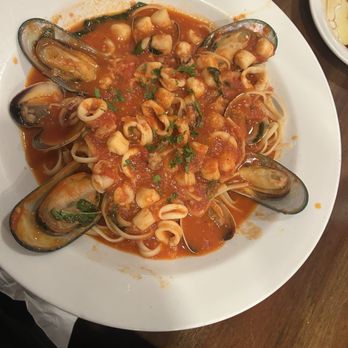 Pomodoro Trattoria - Linguine Pescatore (specials menu) - Italian Near Me - Los Angeles, California Pomodoro Trattoria - Linguine Pescatore (specials menu) - Italian Near Me - Los Angeles, California