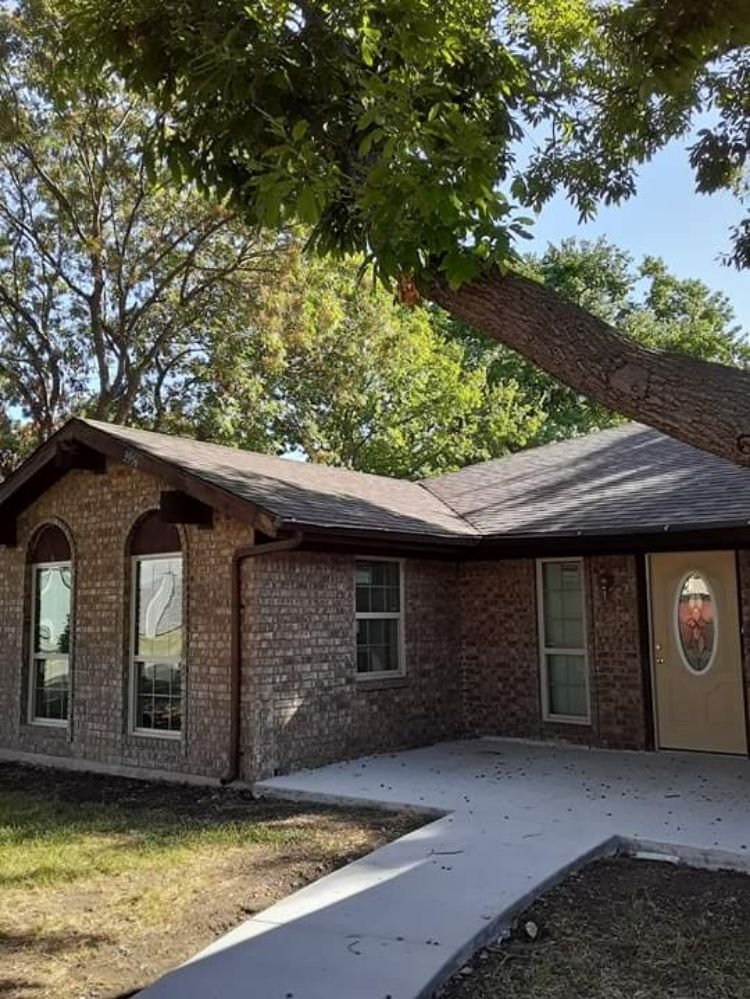 Slide of YFM Roofing