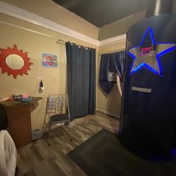Saule Tanning Salon - Stand up bed