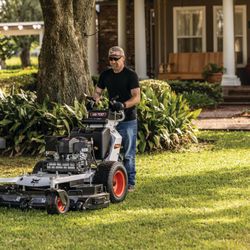 Rob's Lawn & Garden Equipment - Bobcat-wb700 walk-behind mower