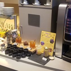 Le Calendal - Jams and coffee machine