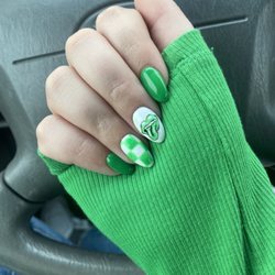 Evergreen Beauty Haven - My nails from Maddison Rogers (Maddsnailbar)