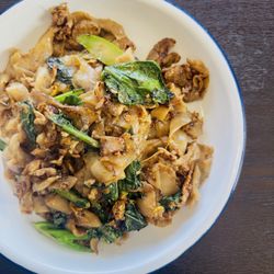 Saneh Bangkok - Noodles: Pad Se Ew (with pork)