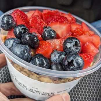 Everbowl - "Perfect Date" w/ strawberries instead of banana and almond butter instead of pb (but I don't recall ever encountering the almond butter) - Acai Bowls Near Me - Olathe, Kansas Everbowl - "Perfect Date" w/ strawberries instead of banana and almond butter instead of pb (but I don't recall ever encountering the almond butter) - Acai Bowls Near Me - Olathe, Kansas