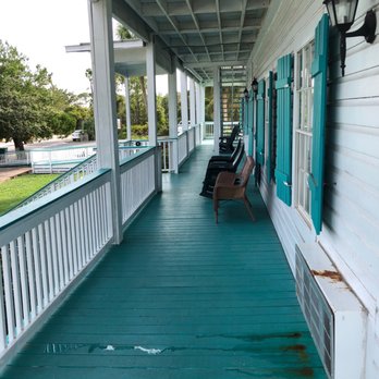 St George Inn - Porches and balconies all around and similarly equipped for relaxing. - Hotels Near Me - St. George Island, Florida St George Inn - Porches and balconies all around and similarly equipped for relaxing. - Hotels Near Me - St. George Island, Florida