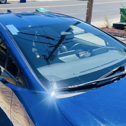 Windshield replacement Windshield replacement