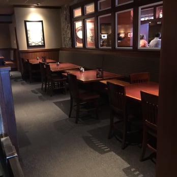 Red Lobster - Wide open and empty, at least 10 groups waiting to be seated - Seafood Near Me - Lees Summit, Missouri Red Lobster - Wide open and empty, at least 10 groups waiting to be seated - Seafood Near Me - Lees Summit, Missouri