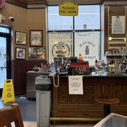 Lincoln's P&G Diner - Soda counter