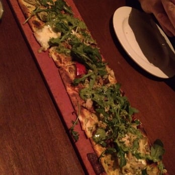 Seasons 52 - Garlic chicken flatbread - New American Near Me - Costa Mesa, California Seasons 52 - Garlic chicken flatbread - New American Near Me - Costa Mesa, California