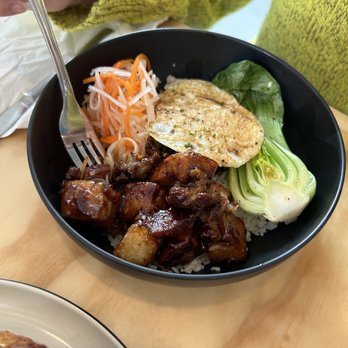 Toast Kitchen & Bakery - Pork belly rice bowl - Breakfast & Brunch Near Me - Tustin, California