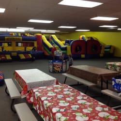 Austintown Bounce - Snacks arcades and bouncing.