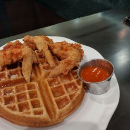 Crispy Chicken and fluffy waffles w/ hot sauce Crispy Chicken and fluffy waffles w/ hot sauce