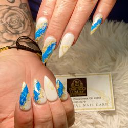 Luxury Nails & Spa