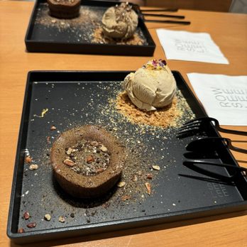 Rowseelee - Hojicha lava cake and earl grey ice cream - Bubble Tea Near Me - Mahopac, New York Rowseelee - Hojicha lava cake and earl grey ice cream - Bubble Tea Near Me - Mahopac, New York