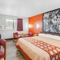 Super 8 by Wyndham Waynesburg - Guest room