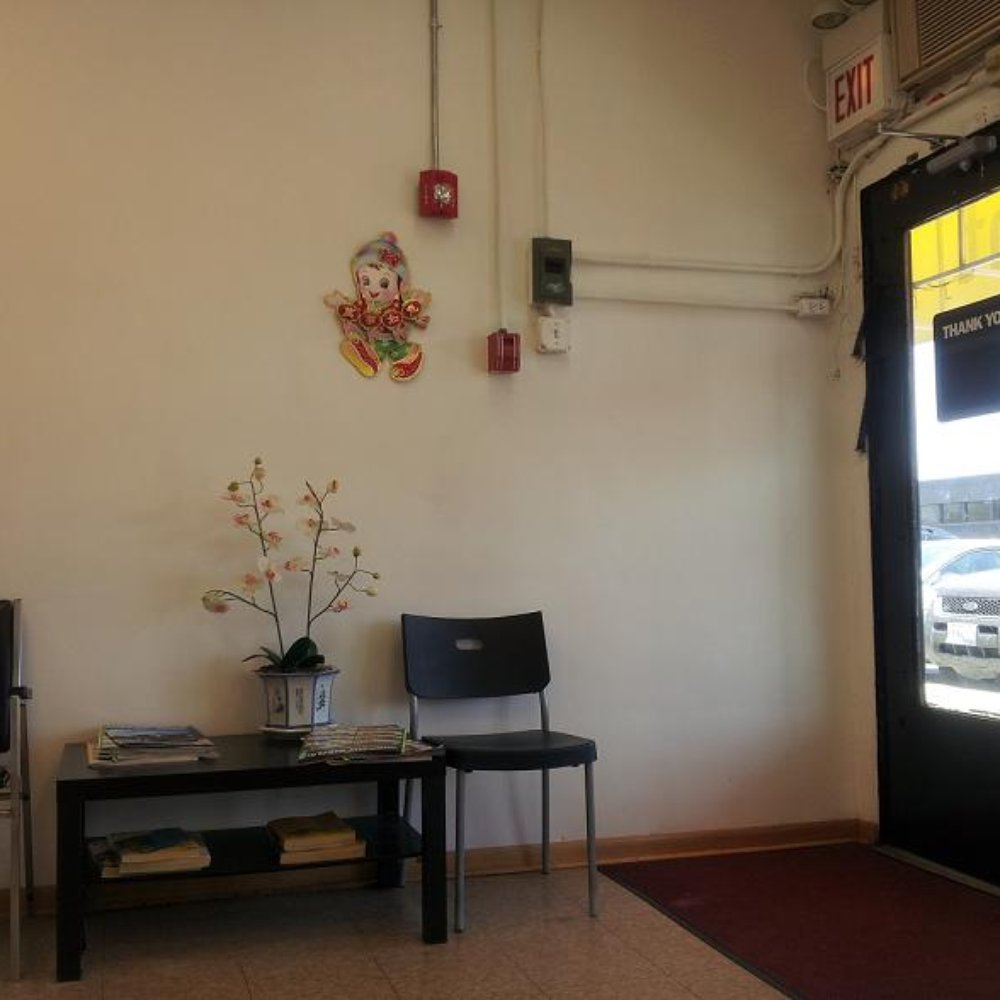 Moy Yuen - Waiting area. - Chinese Near Me - Countryside, Illinois