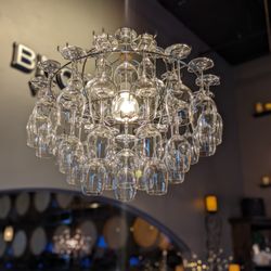 Brochelle Vineyards - Beautiful chandelier