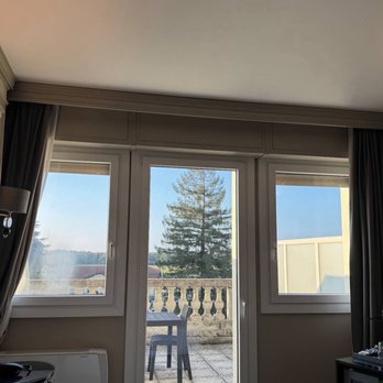 Villa Malpensa - Junior suite with king bed - Hotels Near Me - Vizzola Ticino, Virginia