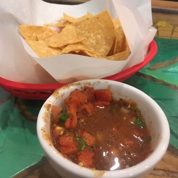 Enrique's Mexican Restaurant - Chips and salsa - Mexican Near Me - Long Beach, California