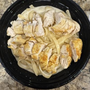 Pasta and Cream - Fettuccine Alfredo with grilled chicken - Italian Near Me - Franklin, Tennessee Pasta and Cream - Fettuccine Alfredo with grilled chicken - Italian Near Me - Franklin, Tennessee