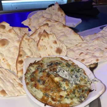 Yard House - Spinach and Cheese Dip - Bars Near Me - Hallandale Beach, Florida