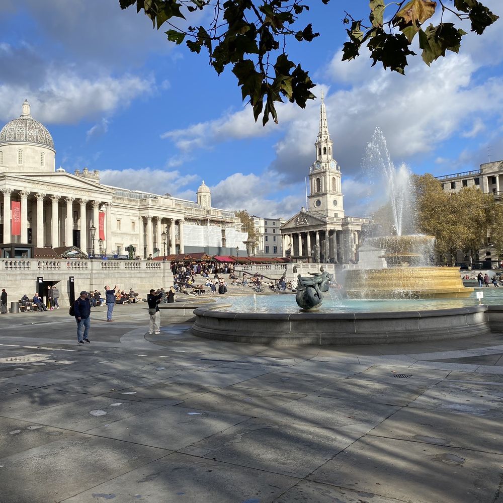 Trafalgar Square - Landmarks & Historical Buildings Near Me - London, XGL
