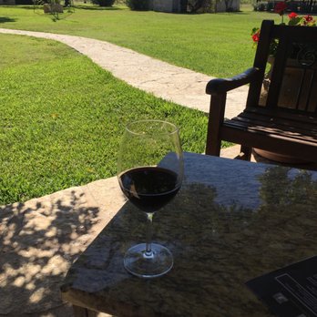 Becker Vineyards - Wine Tasting Room Near Me - Fredericksburg, Texas