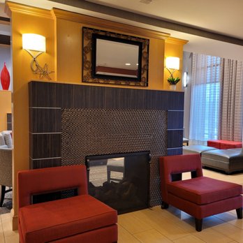Hampton Inn & Suites Madison-West - Hotels Near Me - Madison, Wisconsin