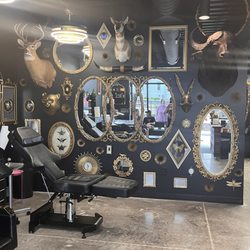 Piercings On Main - Incredible decorations in the shop!