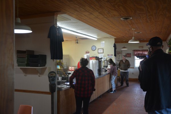 Bbq King 124 Photos 61 Reviews Barbeque 2613 E Main St Lincolnton Nc Restaurant Reviews Phone Number Menu