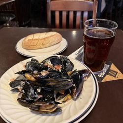 The Three Lions Pub - The amazing mussels